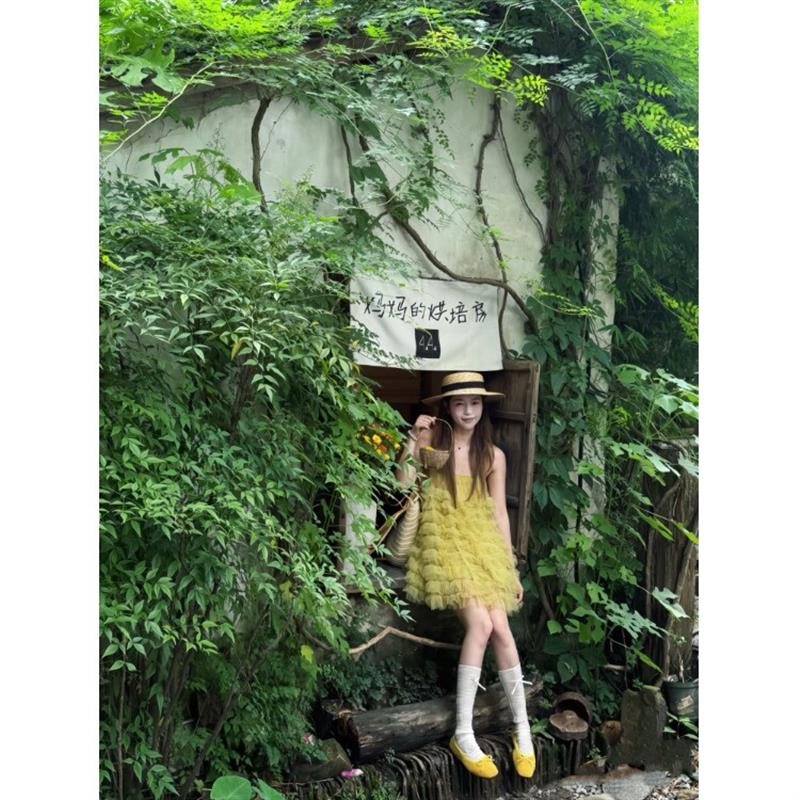 kumikumi度假风纯色网纱拼接吊带连衣裙女夏季显瘦减龄蓬蓬裙短裙图片