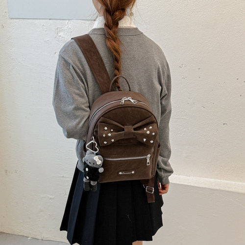 秋冬新款复古高级感大容量学生书包女2026新款简约休闲通勤双肩包