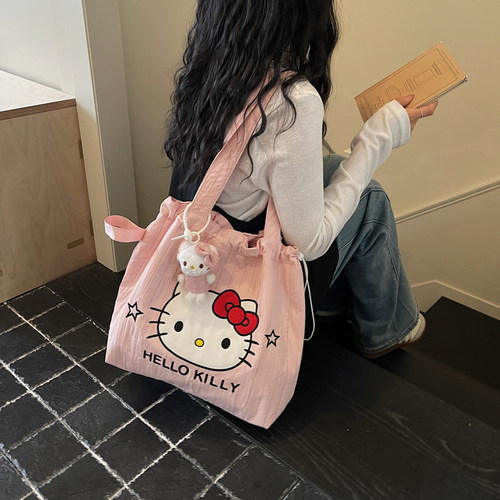 夏季可爱kitty大容量包包女2026今年流行卡通旅行单肩手拎托特包