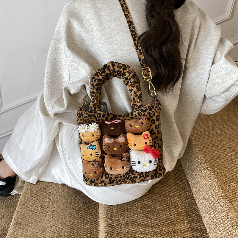 秋冬爆款可爱Hellokitty包包女2025年流行豹纹单肩斜挎手拎水桶包,箱包皮具/热销女包/男包,托特包,淘宝优惠券,粉丝福利购,淘宝优惠卷