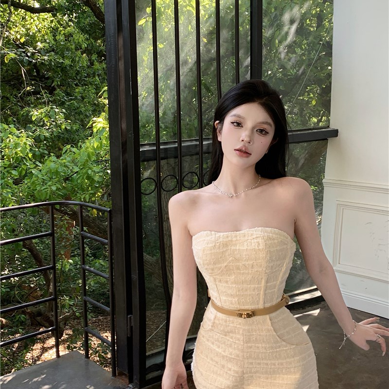 速发高级感抹胸连体裤夏连辣妹一字肩休闲裤法式气质季衣阔腿短裤