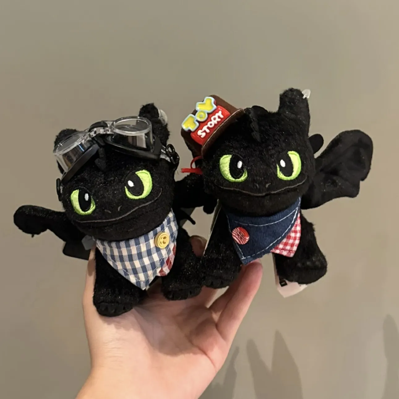 正版驯龙高手无牙仔包包挂件