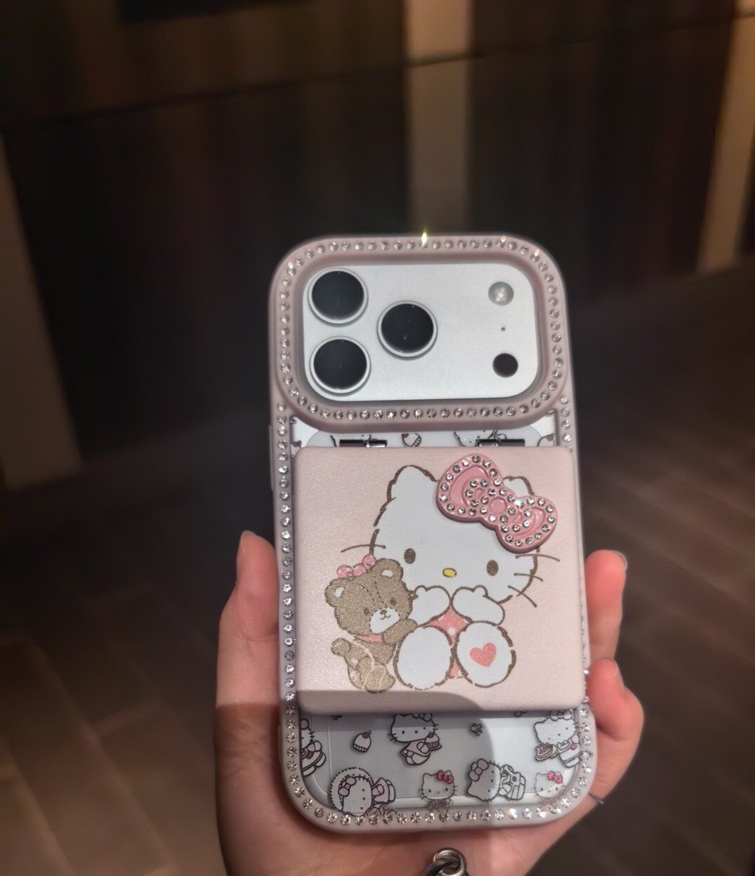 超仙闪钻边框KT猫翻盖镜子适用苹果17promax手机壳iphone17新款16pro保护套14女款13全包防摔15带链条kitty猫
