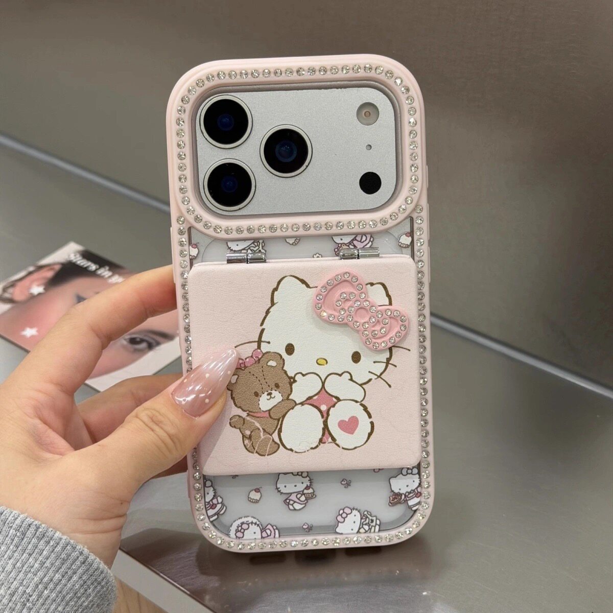 超仙闪钻边框KT猫翻盖镜子适用苹果17promax手机壳iphone17新款16pro保护套14女款13全包防摔15带链条kitty猫