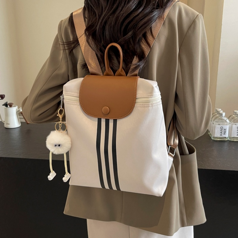 2025新款双肩包女上班通勤包高级感休闲旅行多功能大容量背包百搭