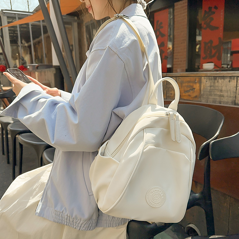 韩系休闲双肩包时尚百搭通勤背包