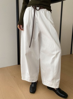 司南 早春新款 配腰带时髦感弯刀剪裁阔腿宽松显瘦休闲裤 SN8547