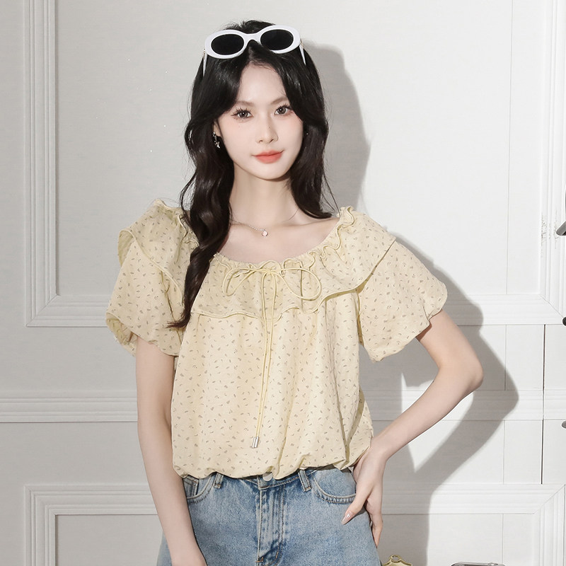 法式荷叶边绝美一字肩上衣女2026夏甜美圆领衬衫今年流行漂亮小衫