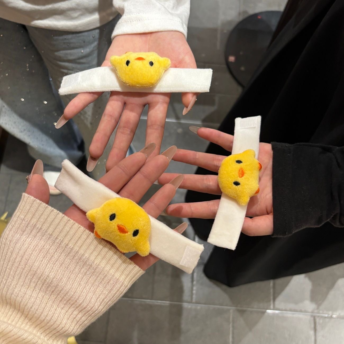 可爱小鸡毛绒魔术贴帆布包挂件