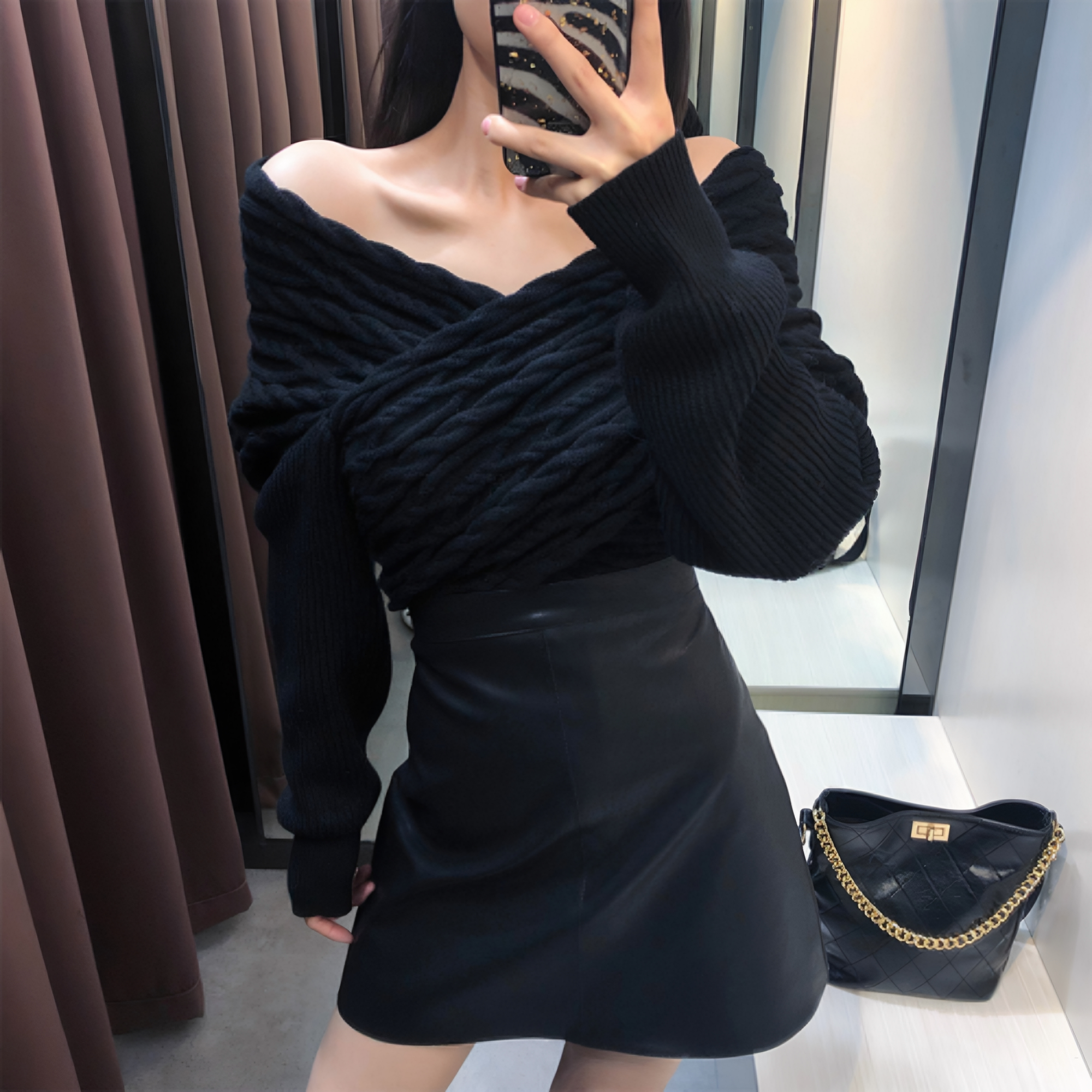 通勤风露肩麻花纹针织毛衣女2026春季新款黑色宽松复古洋气上衣女