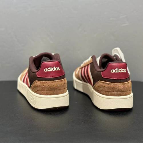 Adidas阿迪达斯正品2025新款男女低帮休闲鞋时尚运动鞋板鞋JP8236