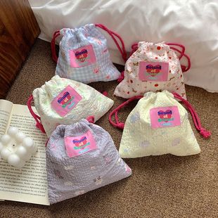 可爱卡通束口抽绳小包小型收纳袋小众便携时尚外出零钱包化妆小包