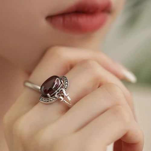925银复古新中式琥珀镂空边钻蛋面戒指环开口调节做旧民族风女士