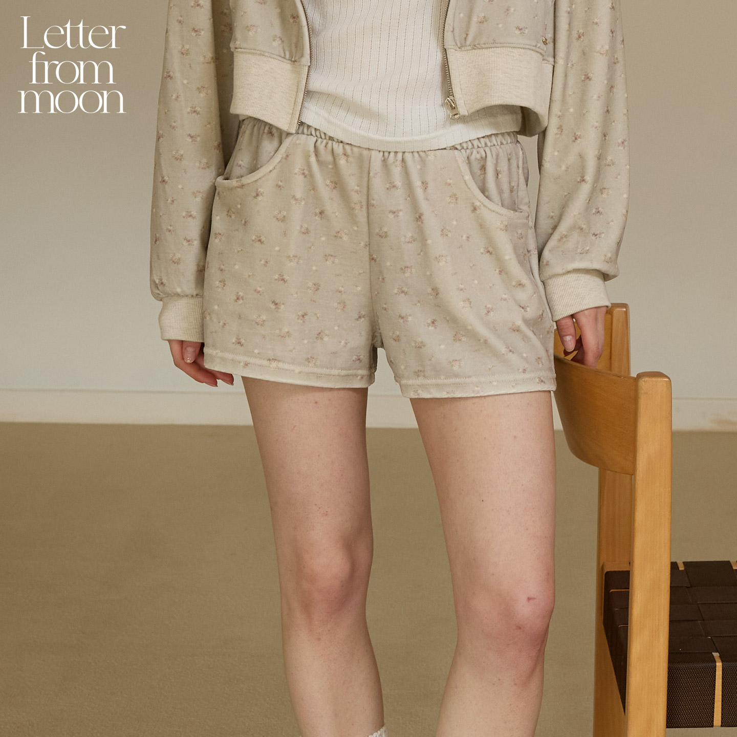 Letter from moon 2025秋季新款女丝绒短裤简约百搭显瘦裤子