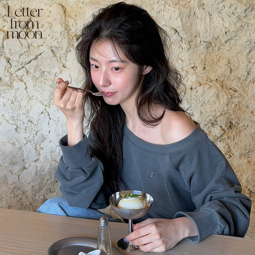 【赵露思同款】Letter from moon斜肩卫衣百搭休闲上衣