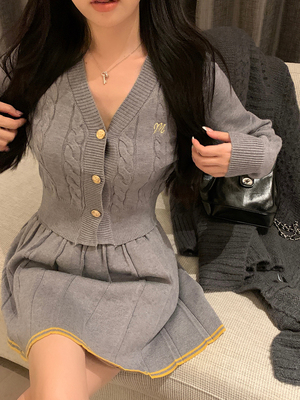 学院风针织两件套装女开衫上衣纯欲百褶短裙小个子秋装搭配一整套