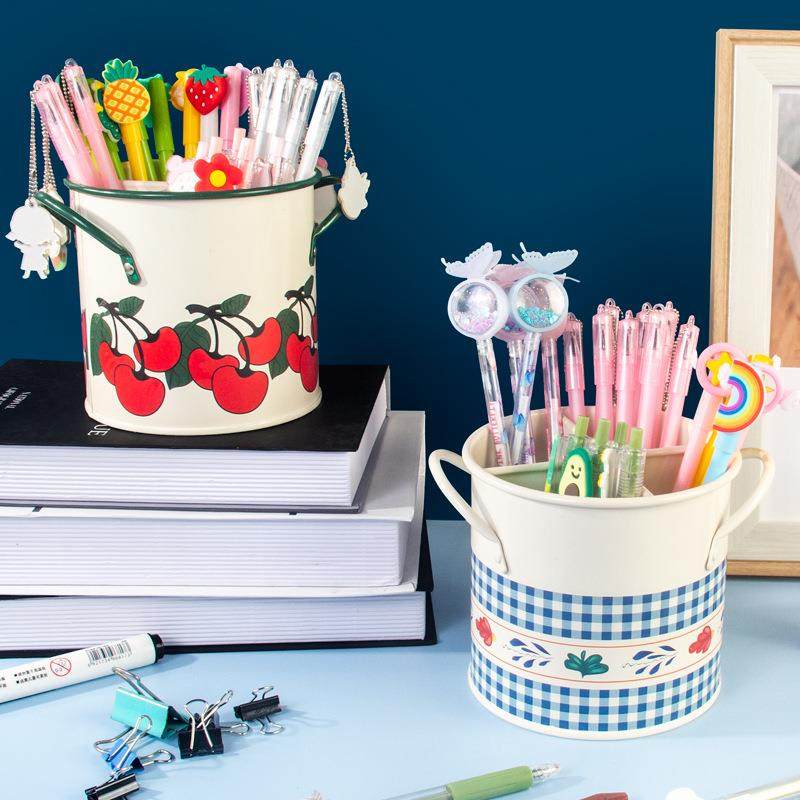 卫生间牙刷牙膏梳子置物架浴室梳子收纳桶厕所洗漱台剃须刀收纳筒