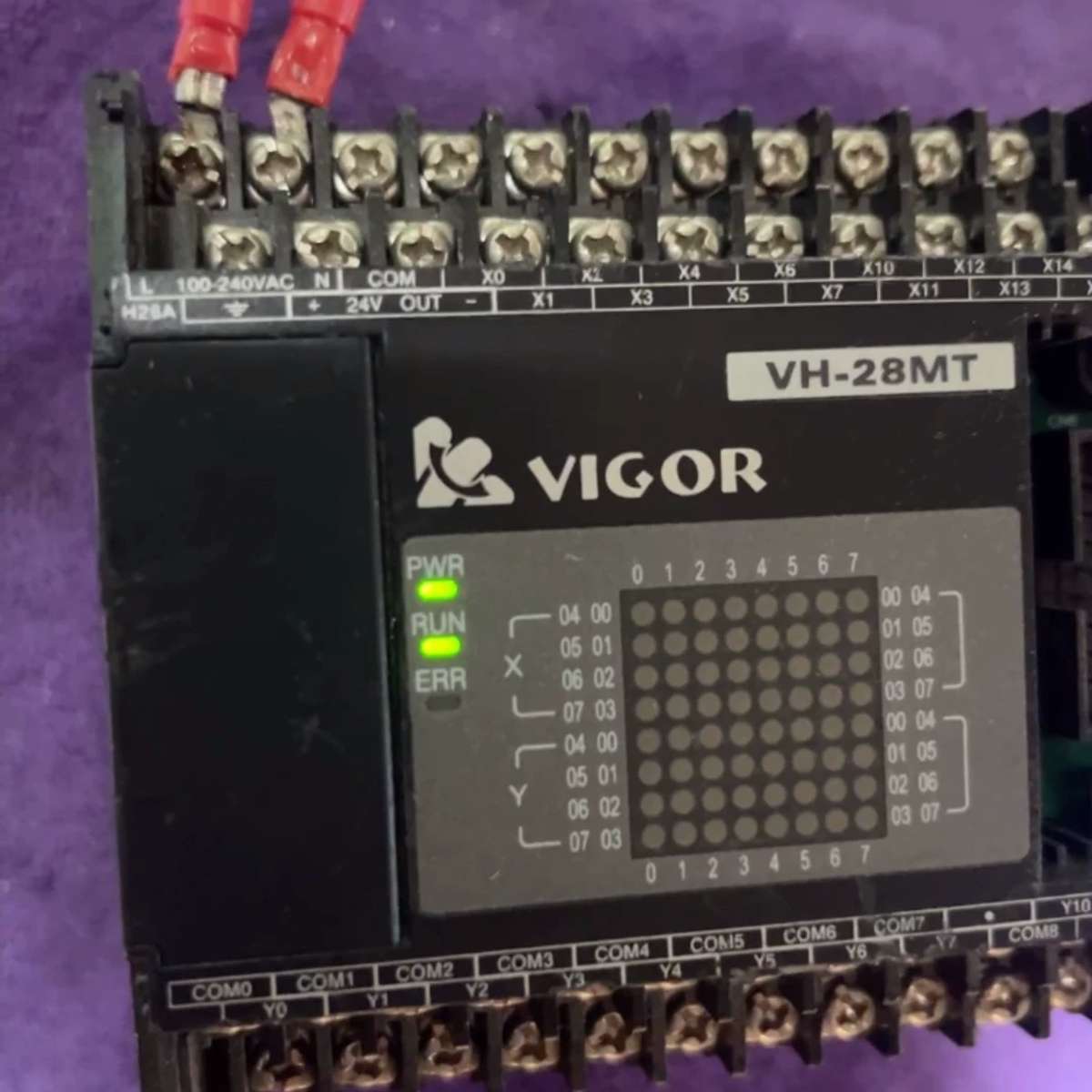 丰炜VH-28MT  ，成色如图实拍，少了两边盖，如