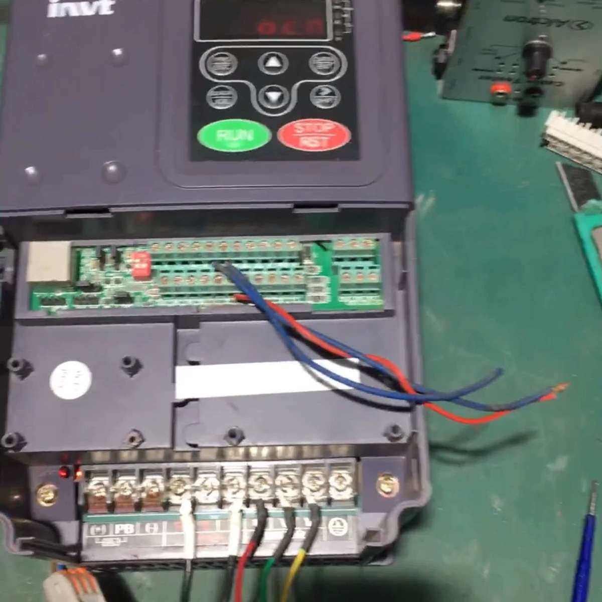 英威腾变频器CHF100A-004G/5R5P-4  4KW