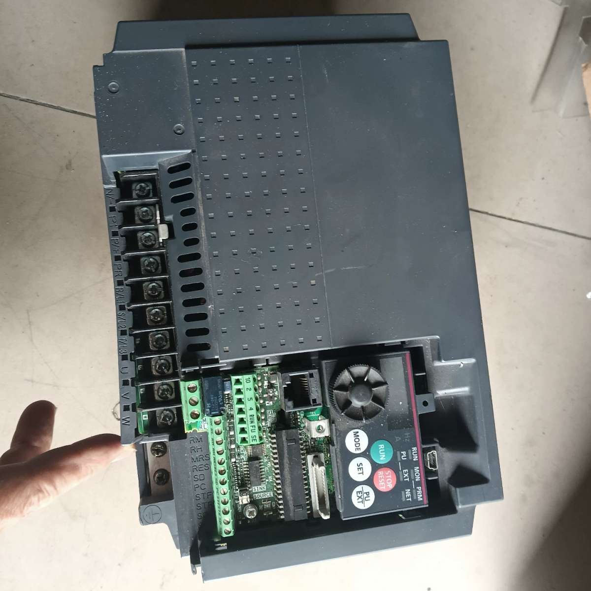 变频器FR-E740-5.5K-CHT   5.5kw