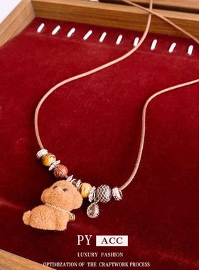 项饰木头休闲简约小狗吊坠植绒