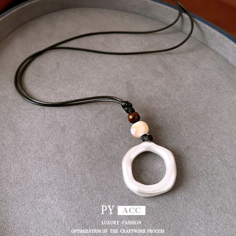 高级感圆形简约百搭陶瓷皮绳时尚