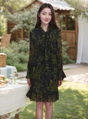 Miele Kohler秋季新款法式高级感绿色碎花百搭连衣裙女MKKQ86971