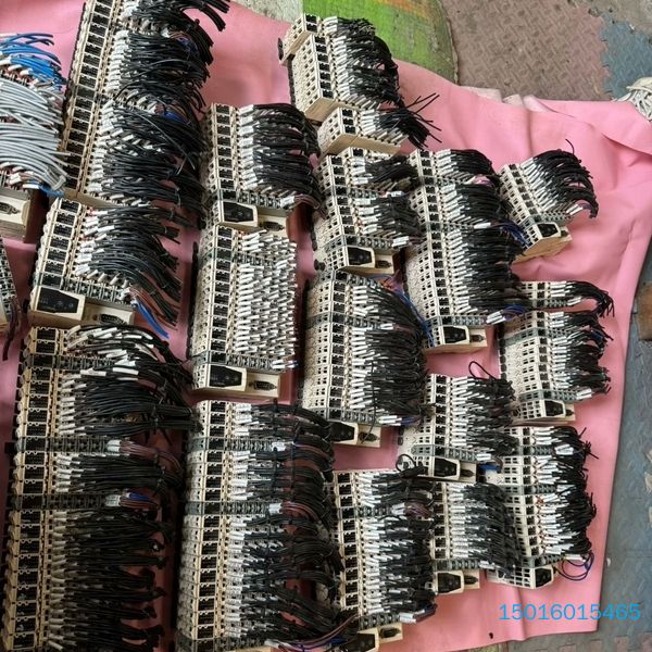 施耐德TM5SDI12D，TM5SDO12T TM5SPS2