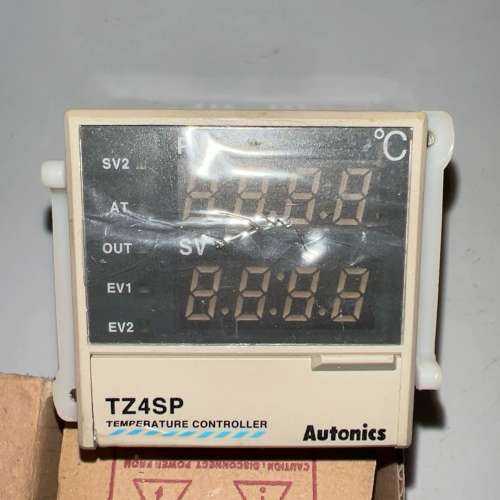 议价全新奥托尼克斯温控器TZ4SP-14R，包装齐全。适合各种工维修