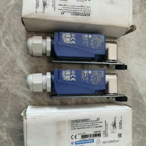 议价全新施耐德位置开关。2个，全新维修