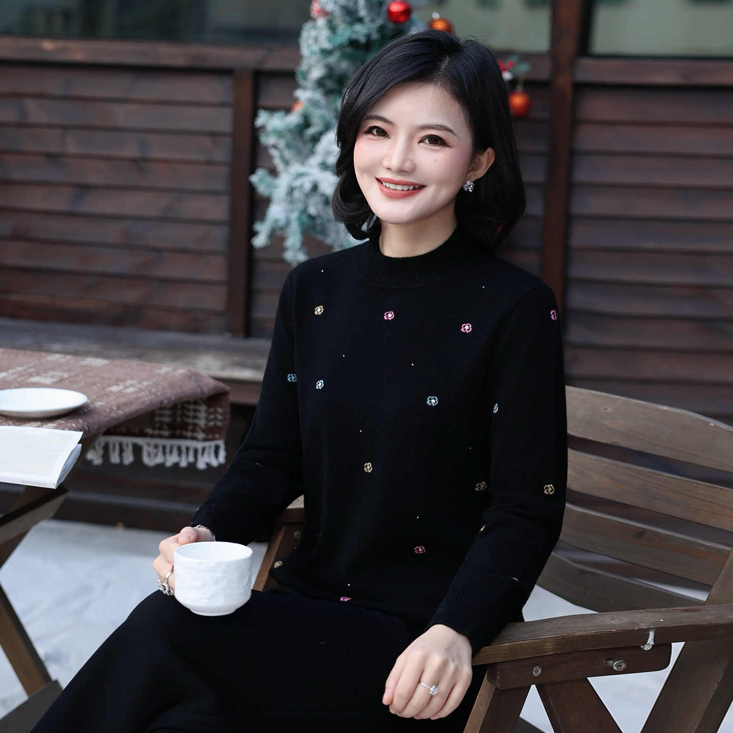 枫竺设计感定位花烫钻全羊毛针织衫女25秋冬新款黑色气质打底毛衣