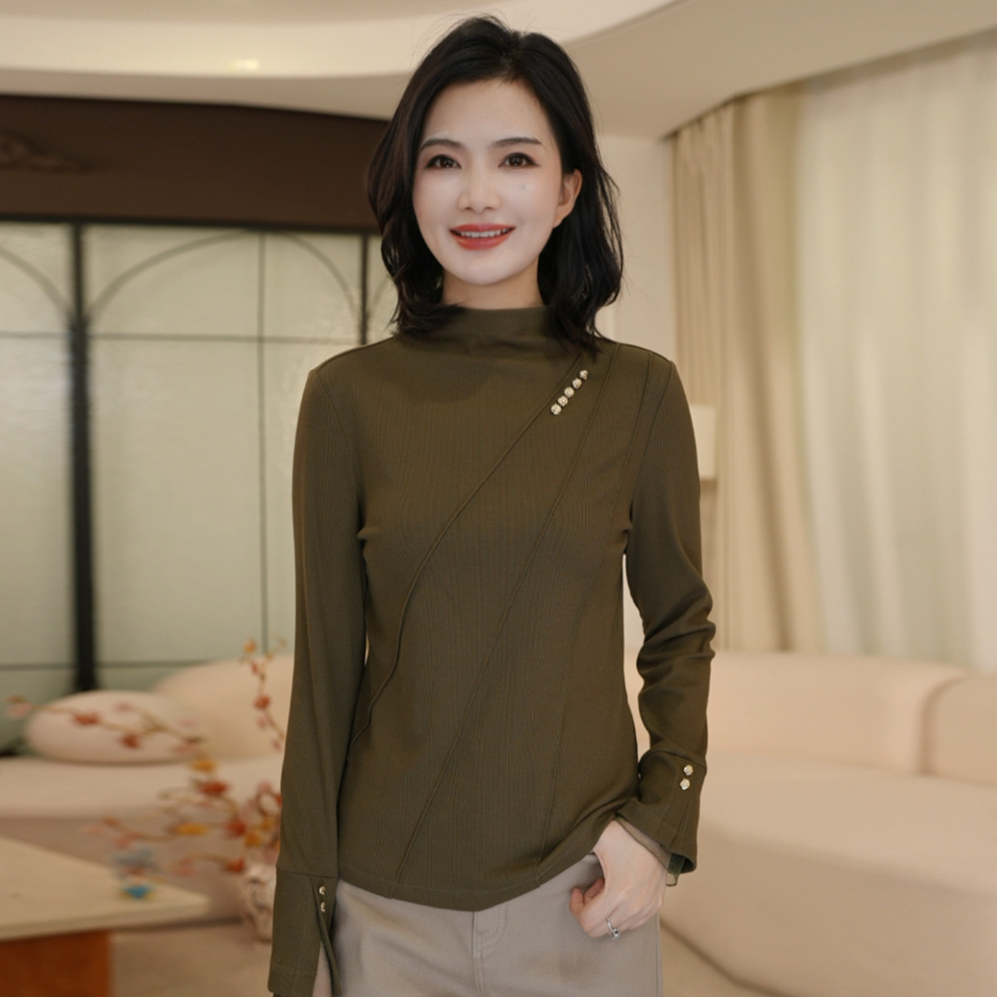 枫竺阿楠气质半高领肩部钉扣软糯纯色打底衫秋新款修身显瘦上衣