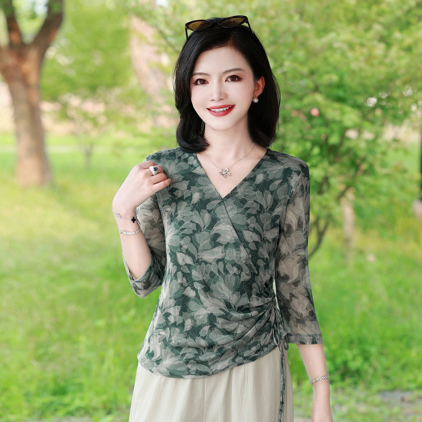【针织桑蚕丝/现货】枫竺v领印花显瘦收腰捏褶上衣夏装透气真丝衫