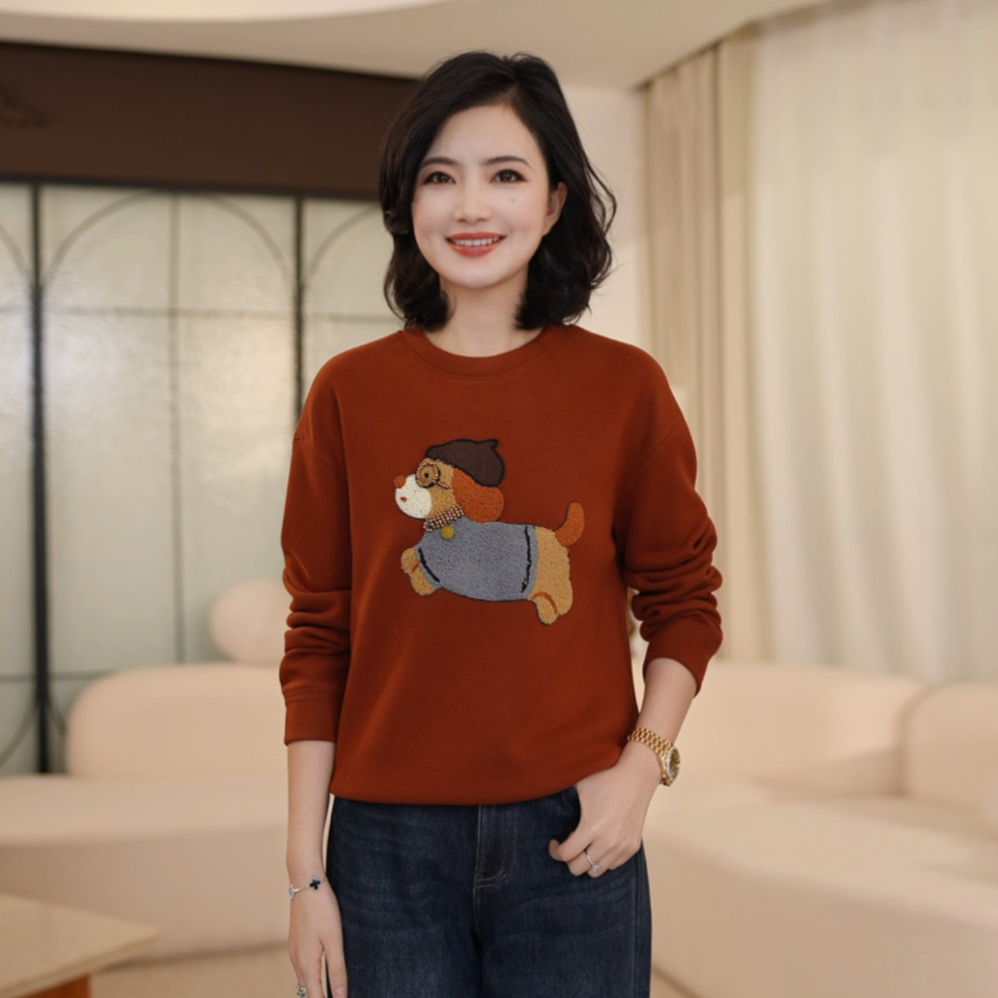 枫竺百搭圆领钉珠小狗刺绣弹力卫衣女2025秋冬新款加厚打底上衣