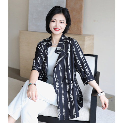 蚕丝印花抽绳收腰风衣外套女