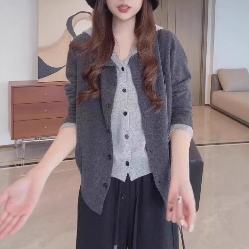 慵懒风假两件连帽针织开衫女秋冬季大码灰色纽扣毛衣百搭洋气上衣
