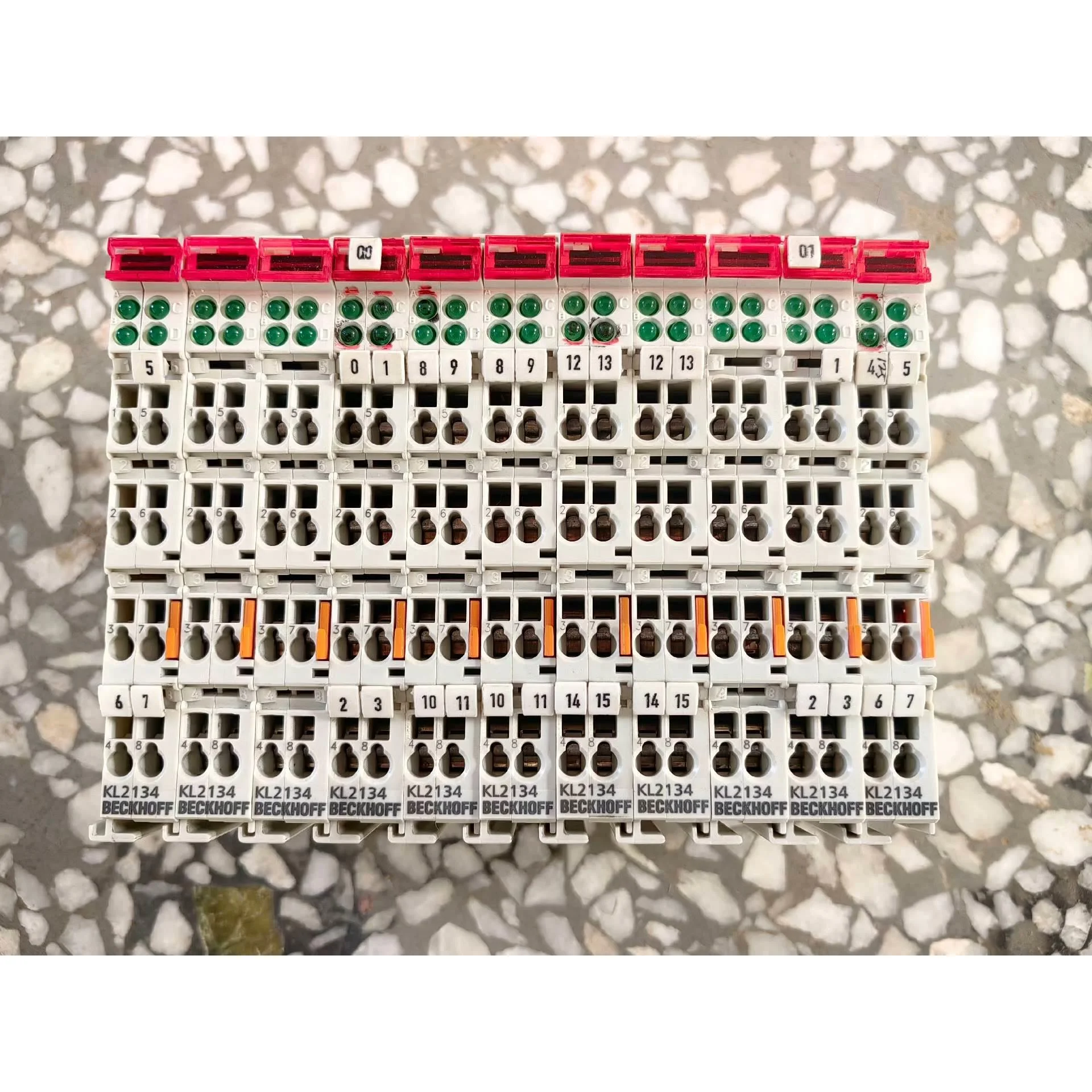 非标价KL2134倍福拆机模块共11个，打包处理，需要的联系，实物议