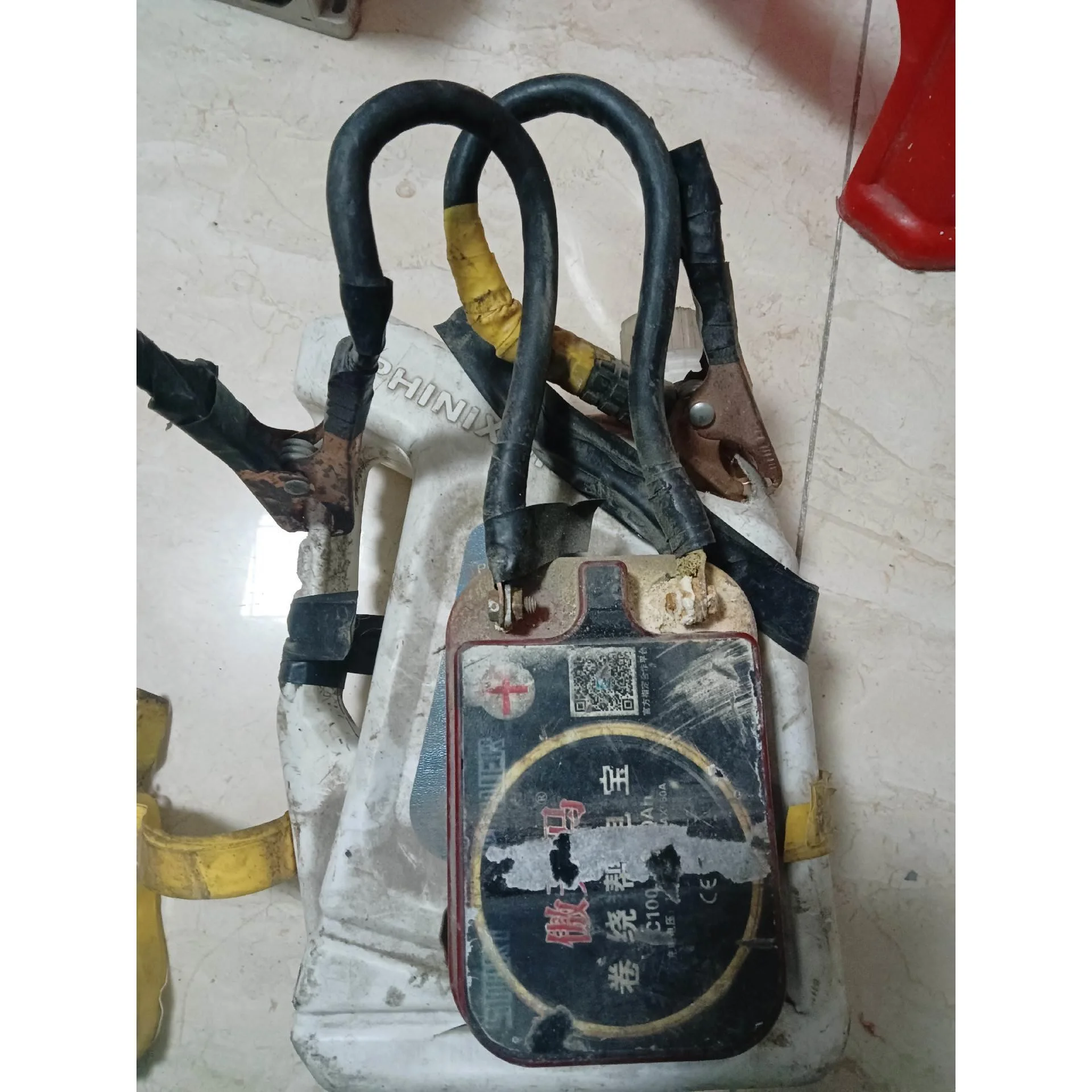 非标价汽车搭电电池，卷绕帮电宝，具体参数看不清了，其他看图，