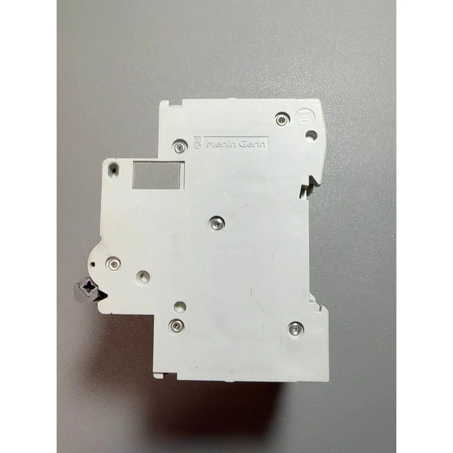 非标价施耐德OSMC32N4D3，4P，D3，库存4个，单价114议价