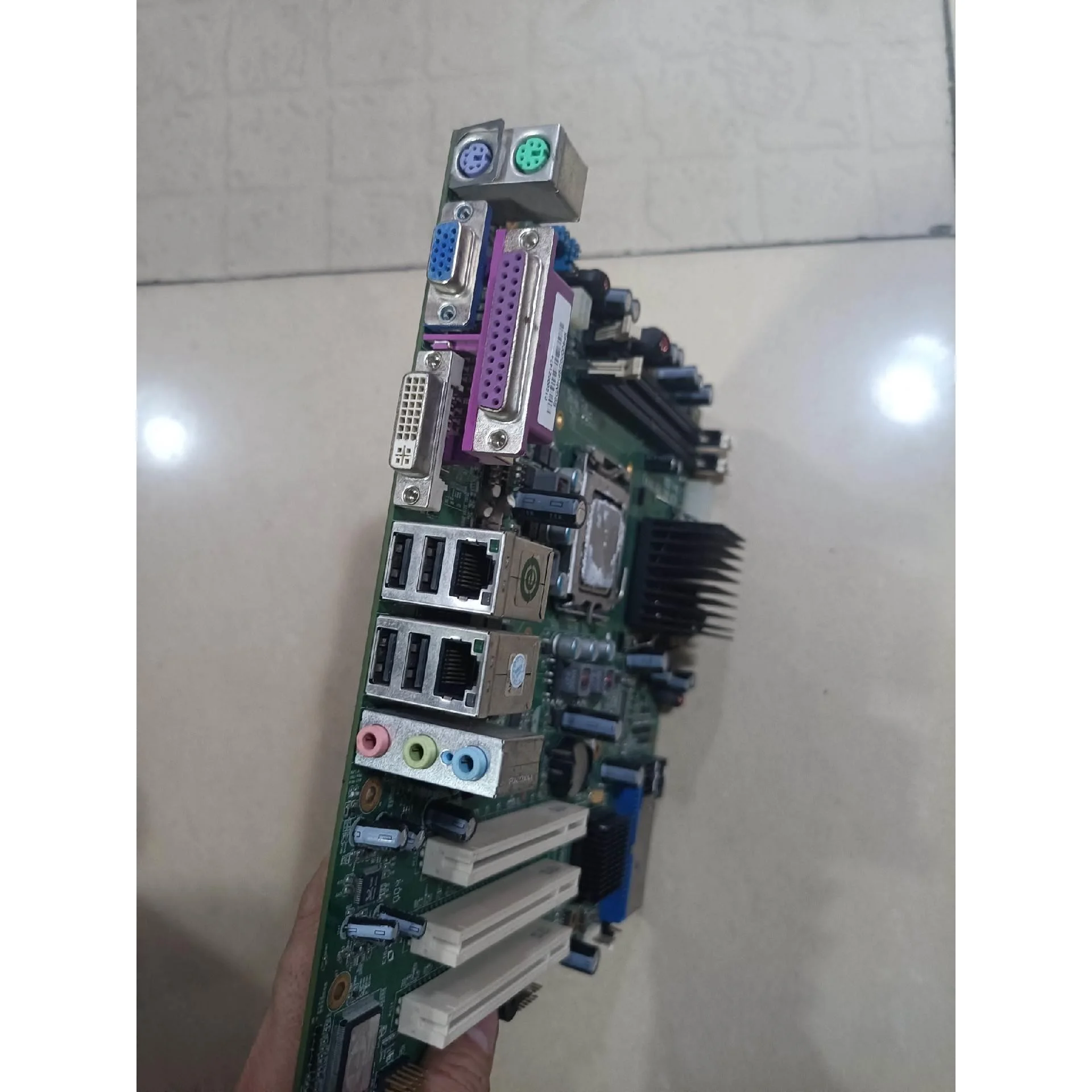 非标价研祥EC9-1811VD2NA (V) Ver: C00工控议价