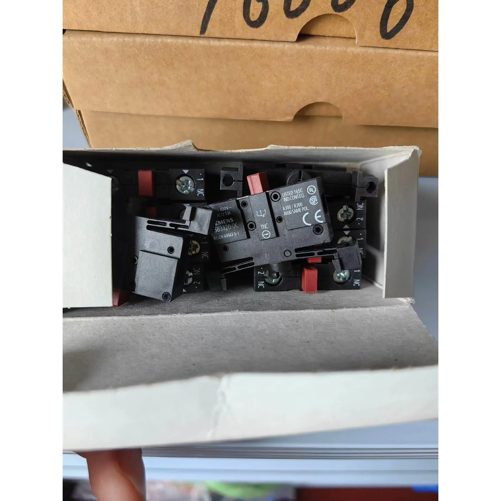 非标价西门子3SB3420-0C议价