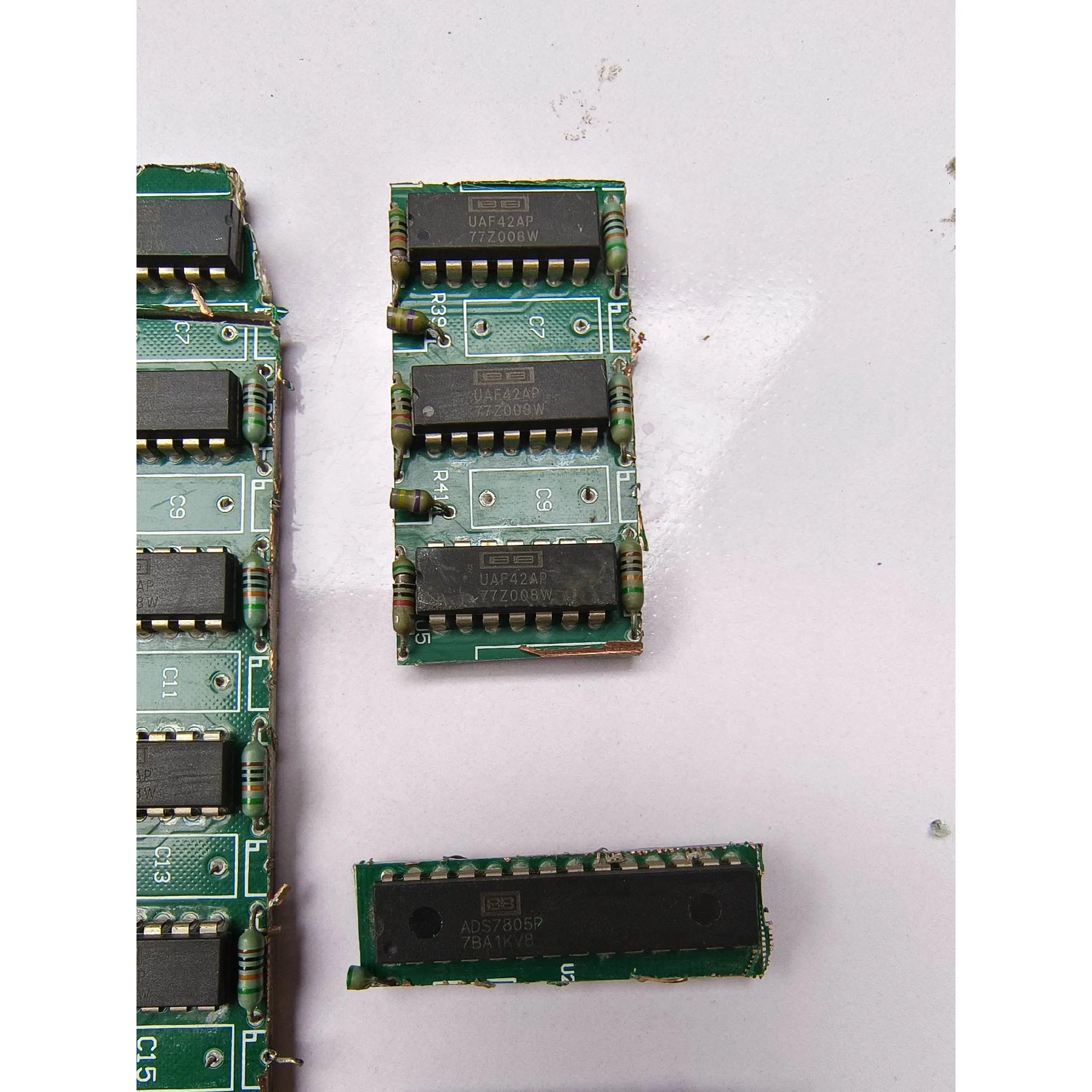 非标价切板直插芯片UAF42AP，24只，议价