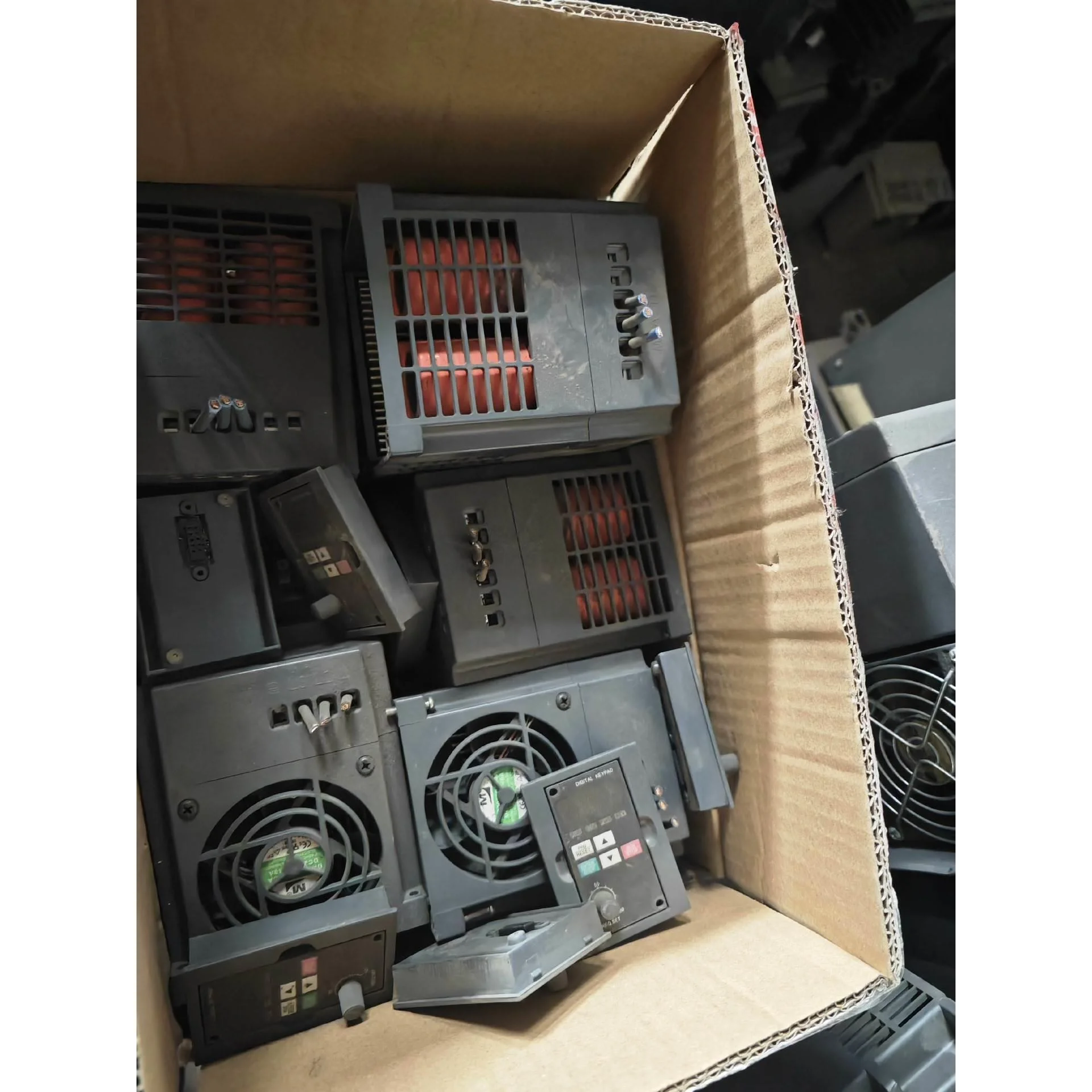 非标价众辰变频器MODEL:NZ100-11G/15P-4功率11议价