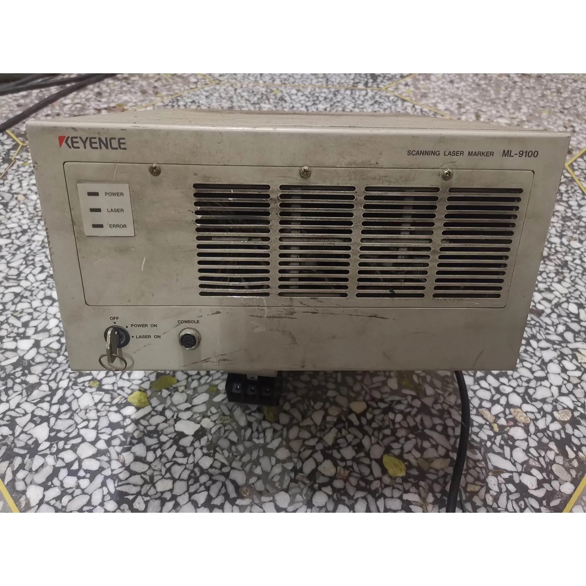 非标价ML-9100基恩士激光控制器主机功能正常需要的联系。议价