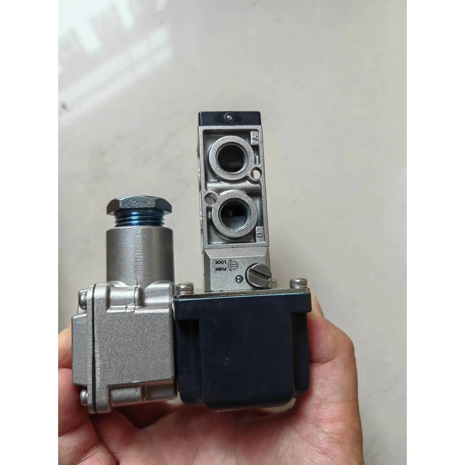 非标价Nihon BN-7V43K-8T，空气电磁阀 全新议价议价