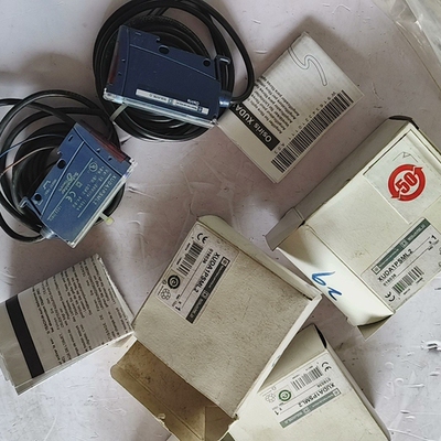 非标价光纤放大器XUDA1PSML2 光电传感器 光纤放大器议价