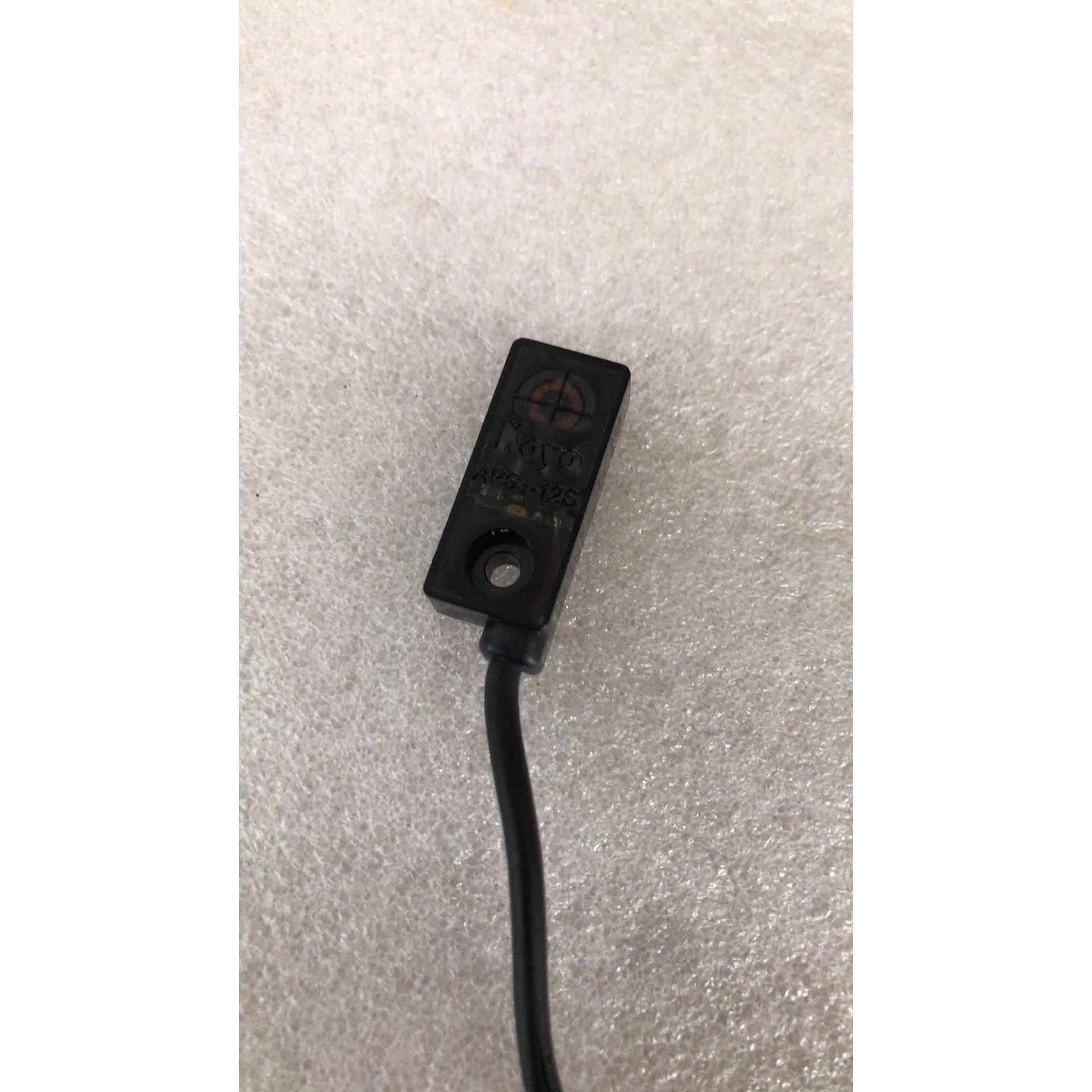 非标价光洋koyo日本接近开关APS4-12S-E1小方形传感器议价