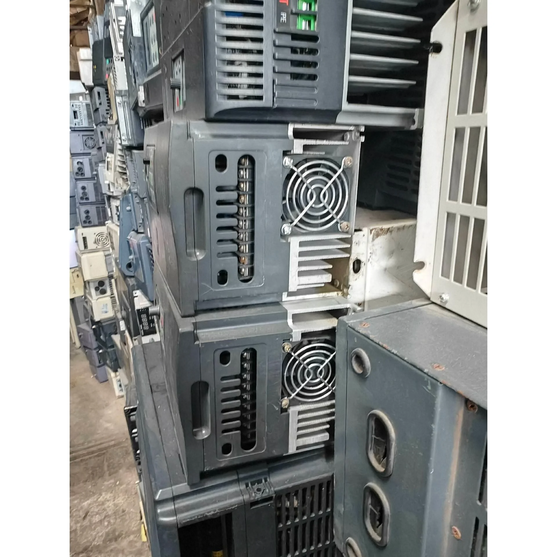 非标价康沃变频器CVE-G3功率3.7kw 3相380v数量2台议价