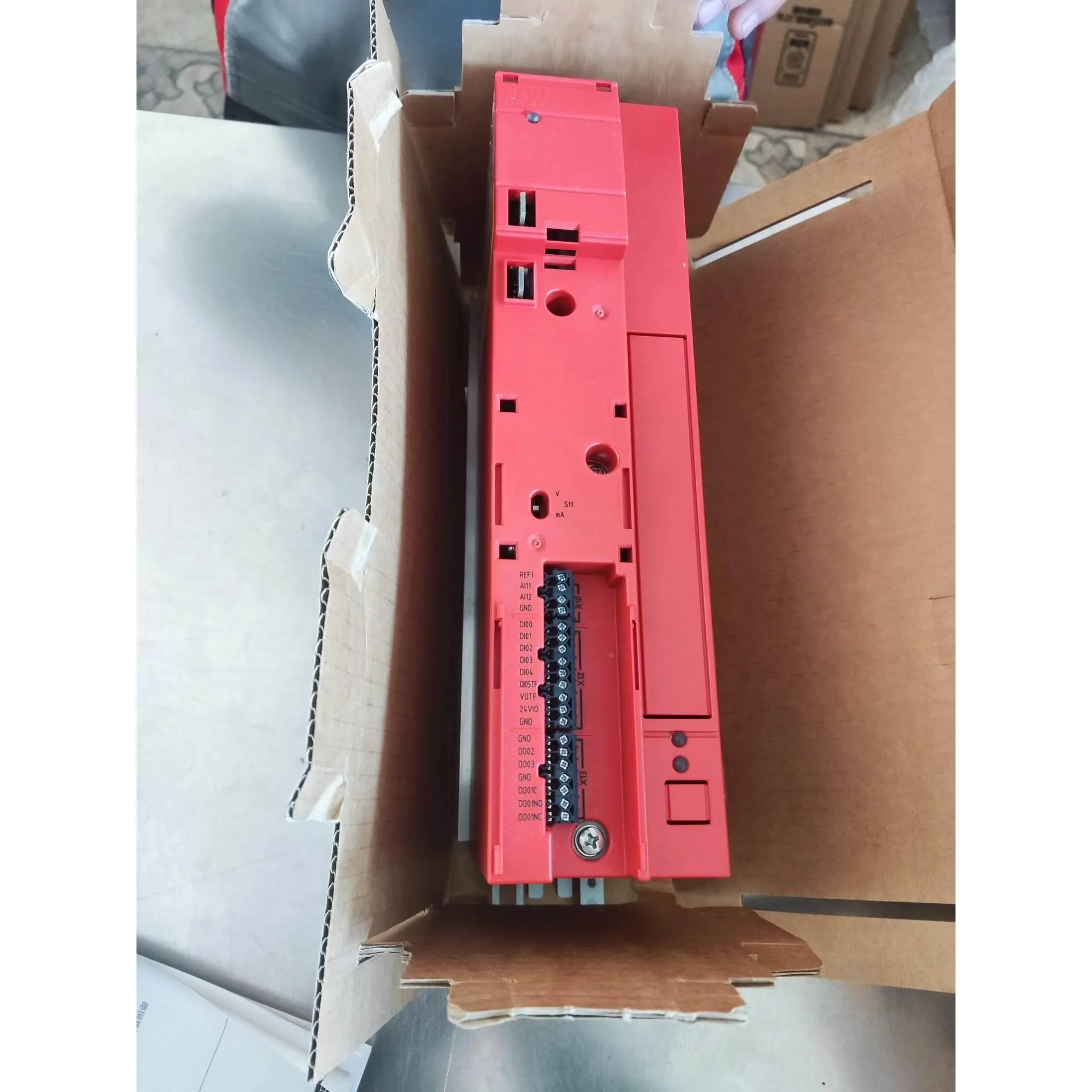 非标价MC07B0022-5A3-4-00 全新SEW变频器 功率议价