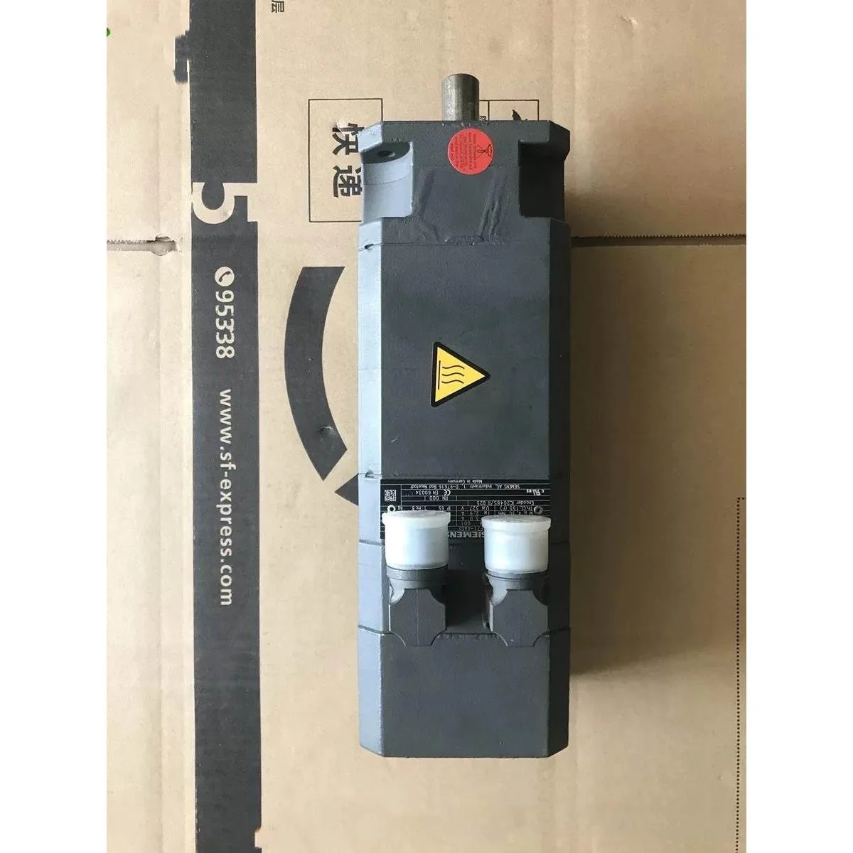 非标价1FT6044-1AF71-4AG1 全新西门子电机，外包装议价